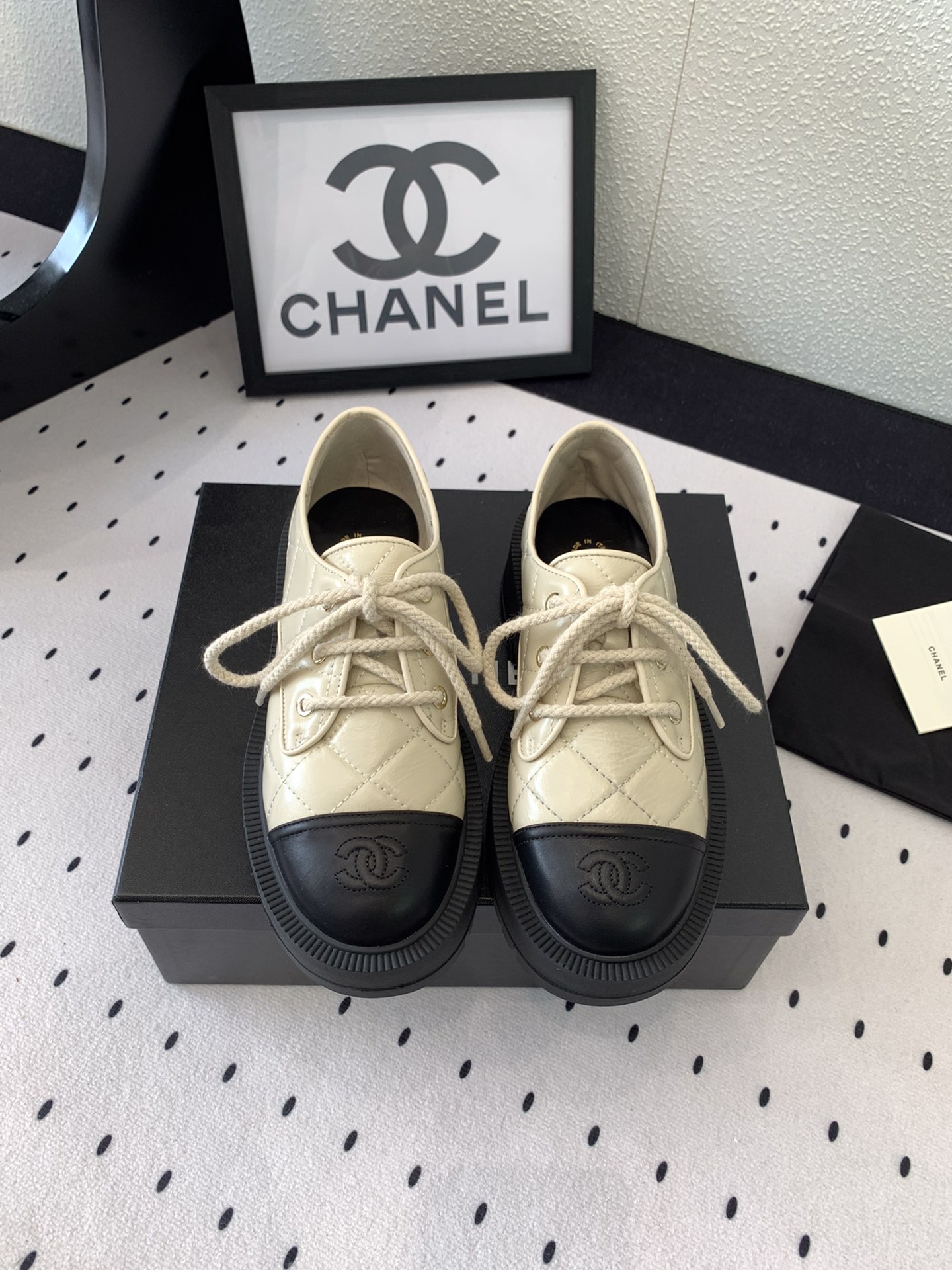 Chanel 24ss 신상 CC로고 레이스업