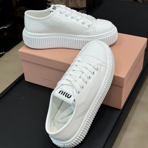 미우미우 FW24 NEW 배색 스니커즈