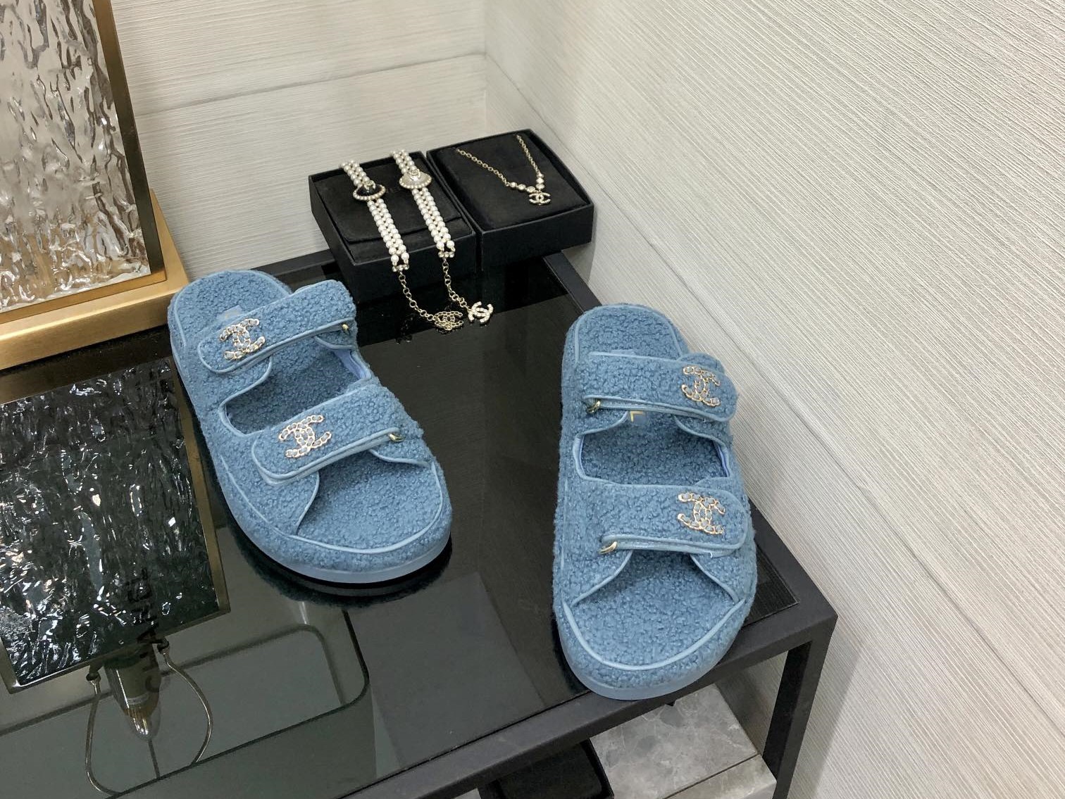 샤넬 24ss 퍼 벨크로 뮬
