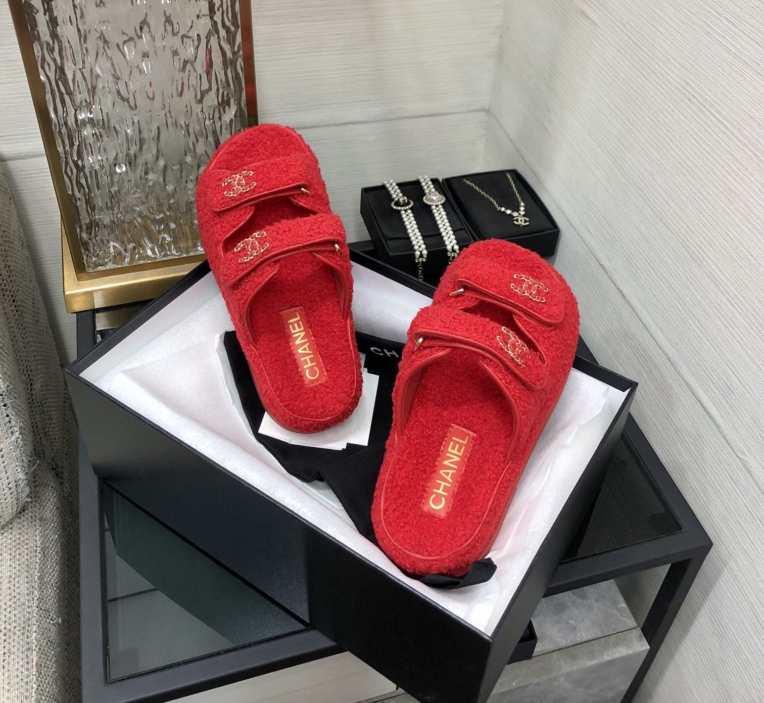 샤넬 24ss 퍼 벨크로 뮬